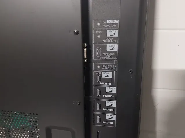 2 x refurbished sharp lc-40lx812e - afbeelding 1 van  5