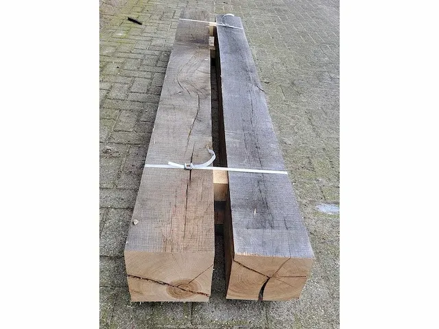 2 x rustieke eiken palen 200 x 200mm , lengte 220cm - afbeelding 2 van  4