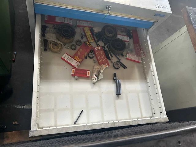 2 x tool cabinet for lot 4 with tools and parts for machine - afbeelding 2 van  12