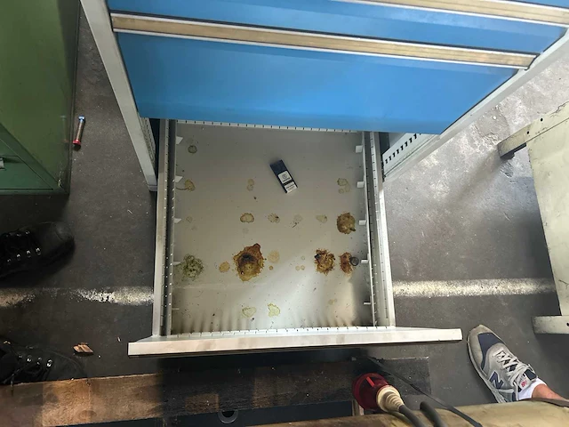 2 x tool cabinet for lot 4 with tools and parts for machine - afbeelding 4 van  12