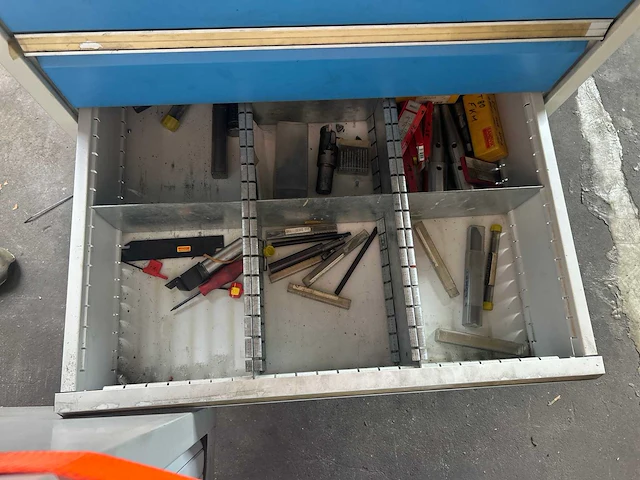 2 x tool cabinet for lot 4 with tools and parts for machine - afbeelding 10 van  12
