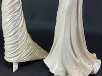 2 zeer sierlijk gevormde en geglazuurde classy ladies - afbeelding 4 van  5