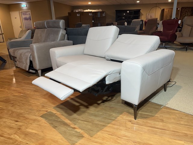 2-zits bank, beige leer, elektrisch verstelbare relaxfunctie - afbeelding 1 van  5