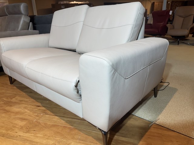 2-zits bank, beige leer, elektrisch verstelbare relaxfunctie - afbeelding 4 van  5