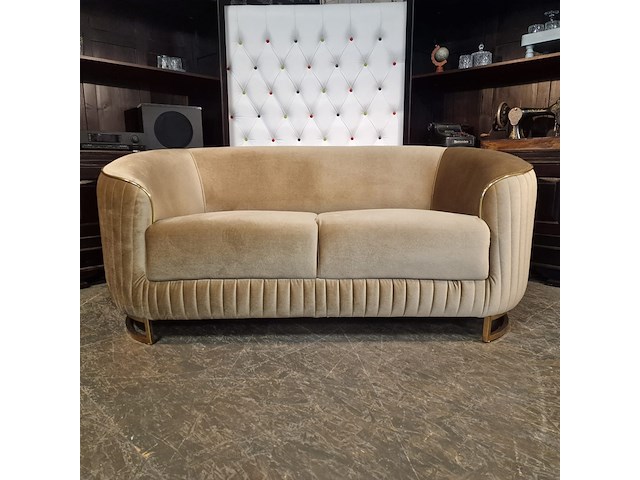 2-zits bank chesterfield, cessnock, bruin - afbeelding 1 van  4