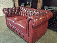 2-zits bank chesterfield, cresswell, rood - afbeelding 4 van  4