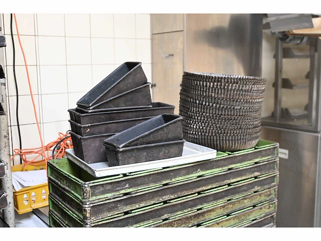 20-delige ovenwagen inclusief (geperforeerde) bakplaten en 52 x 6-delige bakkoppels - afbeelding 7 van  8