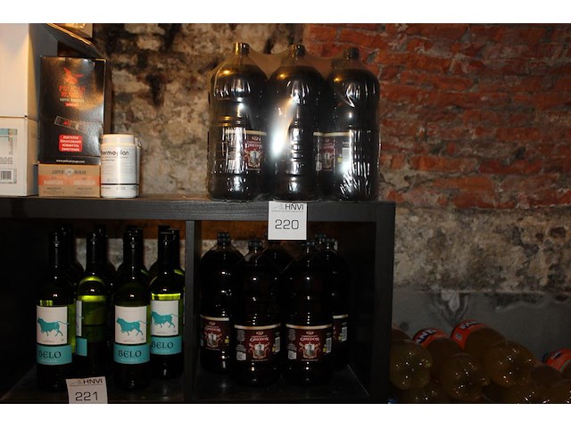 20 flessen rode wijn castillo de gredos. totaal 40 liter. - afbeelding 1 van  2