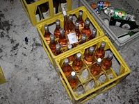 20 flessen rose la roche in twee kunststof kratten. - afbeelding 2 van  2