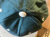 20 groene caps met leren riempje - afbeelding 1 van  5