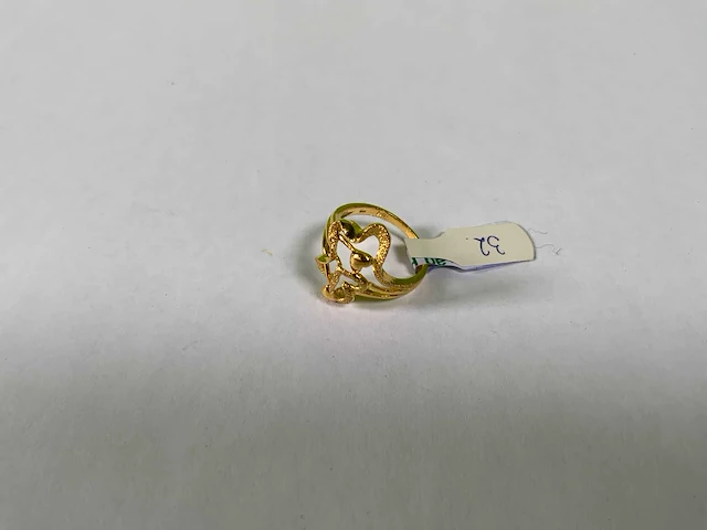 20 karaats geelgouden ring met hartvormen - afbeelding 1 van  4
