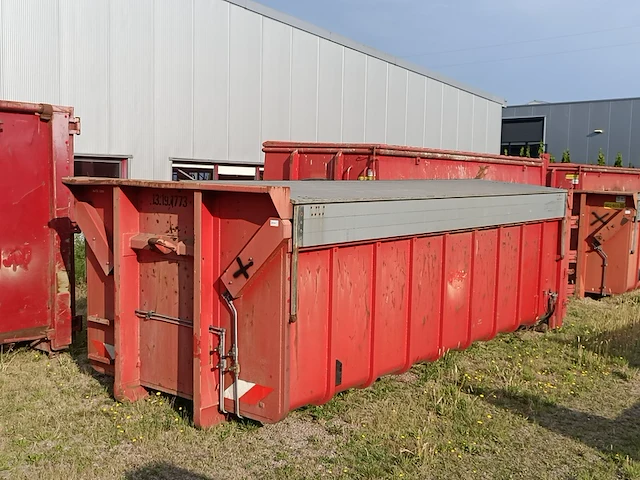 20 m3 haakarm afzetcontainer met milieu kleppen - afbeelding 1 van  8