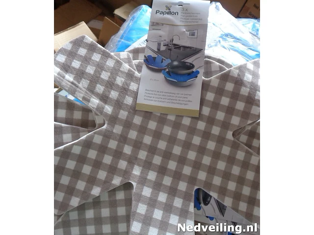 20 pakjes met 3 stuks panbeschermers papillon - afbeelding 1 van  3