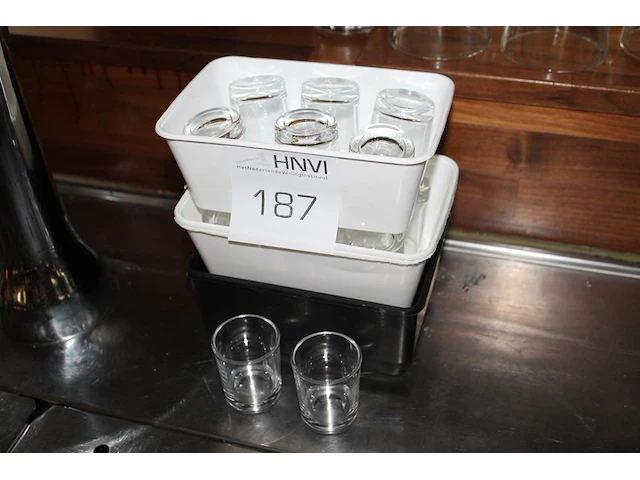 20 shotglaasjes. - afbeelding 1 van  2