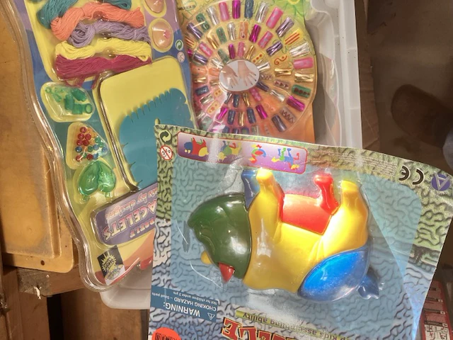 20 stuks speelgoed nieuw en retour uit verkoop - afbeelding 1 van  11
