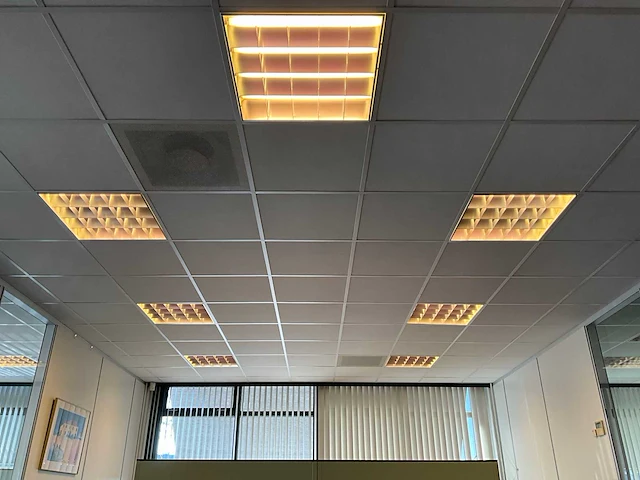 200 m2 systeemplafond - afbeelding 12 van  14