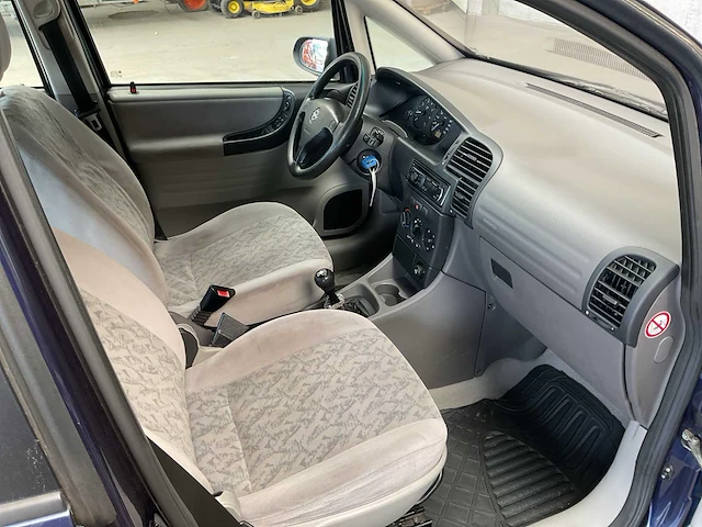 2000 - opel - zafira - 1.8-16v comfort - personenauto/invalide voertuig - afbeelding 4 van  19