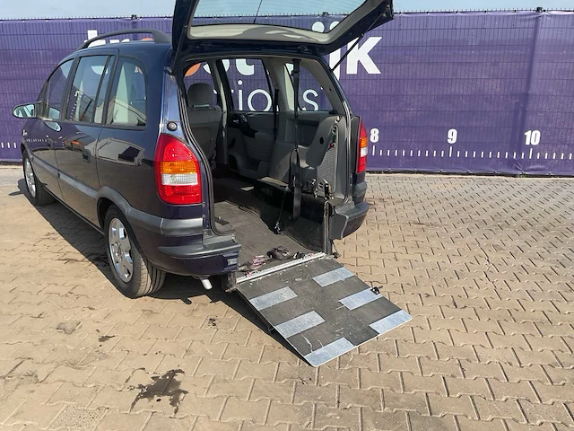 2000 - opel - zafira - 1.8-16v comfort - personenauto/invalide voertuig - afbeelding 15 van  19