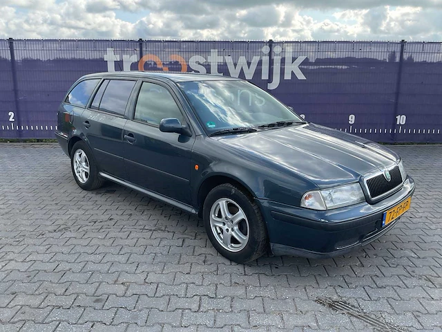 2000 - skoda - octavia combi - 1.6 slxi - personenauto - afbeelding 4 van  11