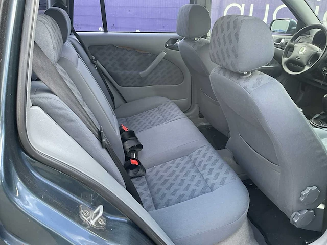 2000 - skoda - octavia combi - 1.6 slxi - personenauto - afbeelding 8 van  11