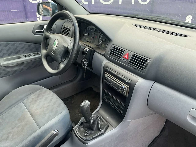 2000 - skoda - octavia combi - 1.6 slxi - personenauto - afbeelding 9 van  11