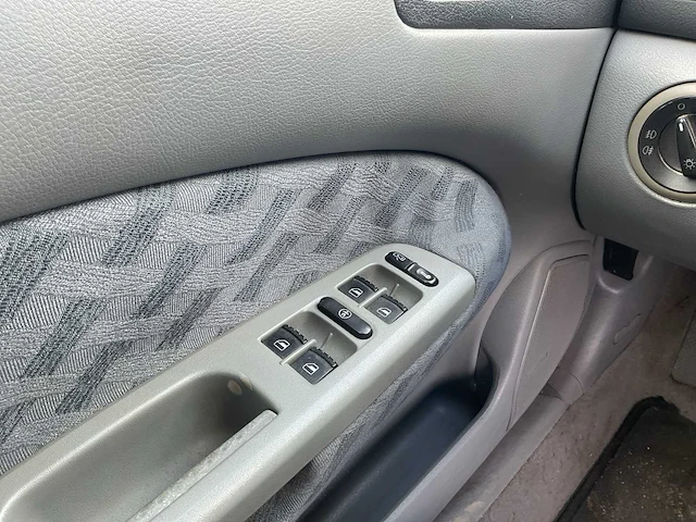 2000 - skoda - octavia combi - 1.6 slxi - personenauto - afbeelding 11 van  11