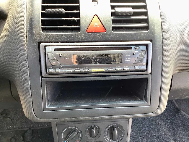 2000 - volkswagen - polo - 1.4 trendline - personenauto - afbeelding 2 van  11