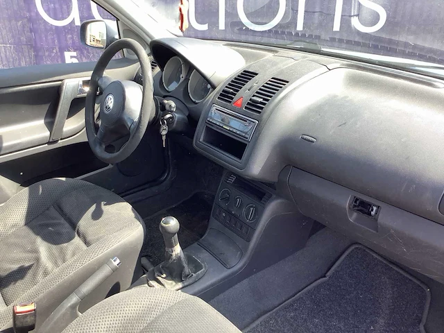 2000 - volkswagen - polo - 1.4 trendline - personenauto - afbeelding 9 van  11