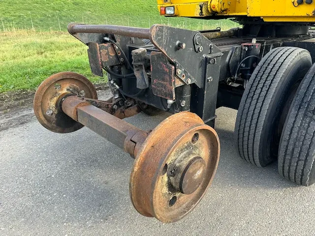 2000 atlas 1404 kzw spoorkraan banden graafmachine - afbeelding 4 van  26