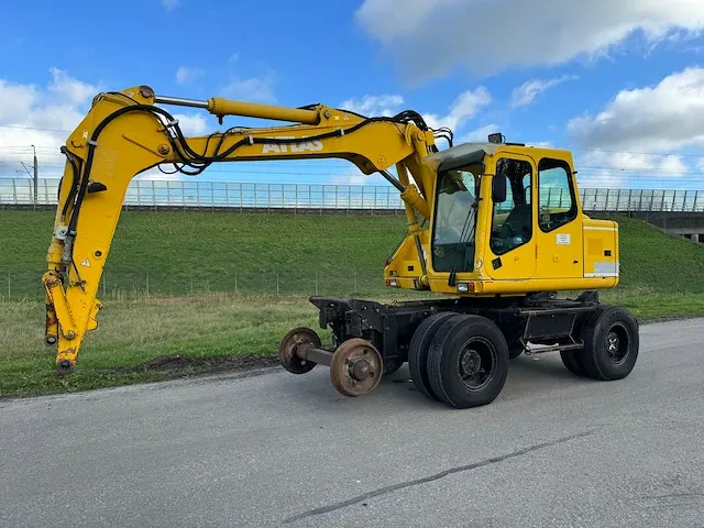 2000 atlas 1404 kzw spoorkraan banden graafmachine - afbeelding 1 van  26