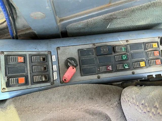 2000 atlas 1404 kzw spoorkraan banden graafmachine - afbeelding 13 van  26