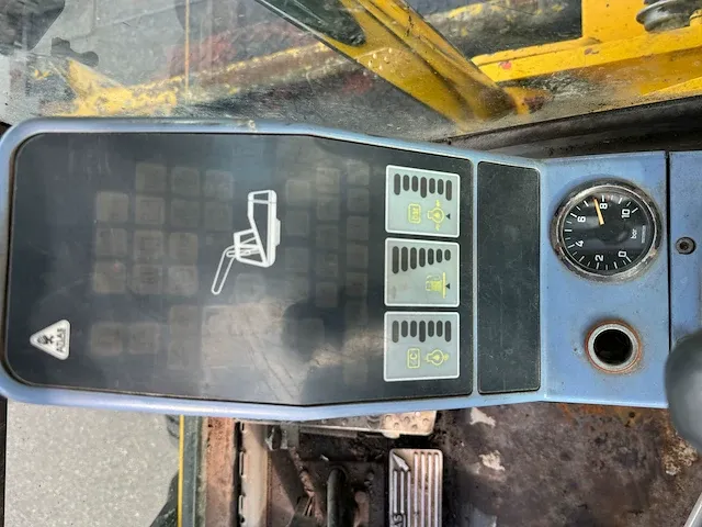 2000 atlas 1404 kzw spoorkraan banden graafmachine - afbeelding 14 van  26