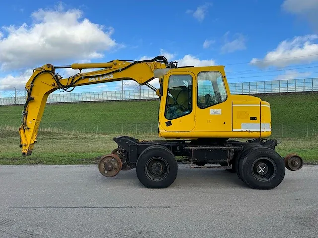 2000 atlas 1404 kzw spoorkraan banden graafmachine - afbeelding 12 van  26