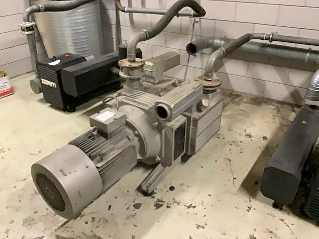 2000 becker vtlf5000 vacuümcompressor - afbeelding 1 van  10
