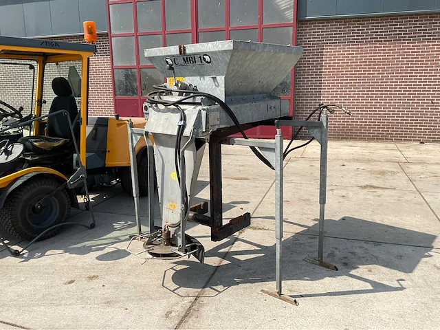 2000 belos trans pro werktuigdrager met aanbouwdelen - afbeelding 36 van  47