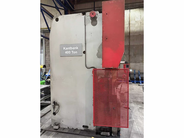 2000 beyeler pr8 kantbank 400 ton werkbreedte 4100mm incl. voorraad boven- ondermessen - afbeelding 6 van  16