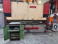 2000 beyeler pr8 kantbank 400 ton werkbreedte 4100mm incl. voorraad boven- ondermessen - afbeelding 9 van  16