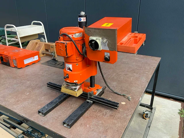 2000 blum st m51p00.50 scharnier boormachine - afbeelding 1 van  12
