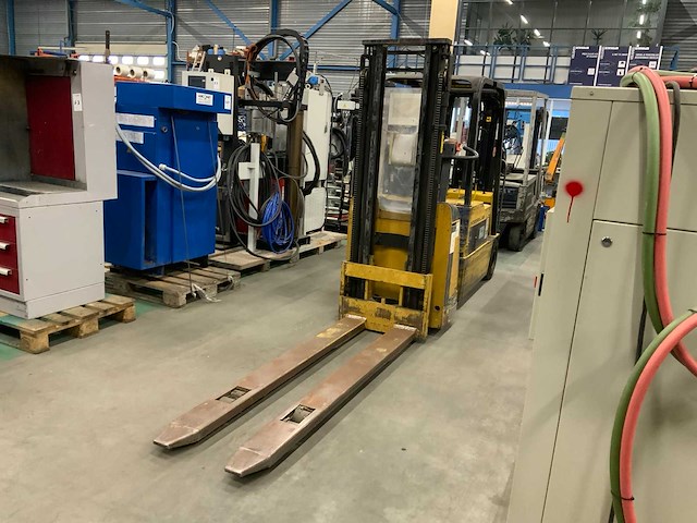 2000 cat nsp12k stapelaar - afbeelding 1 van  6