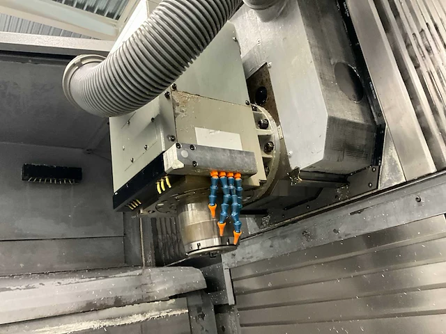 2000 deckel maho dmu 60t 3-assige cnc freesmachine - afbeelding 32 van  35