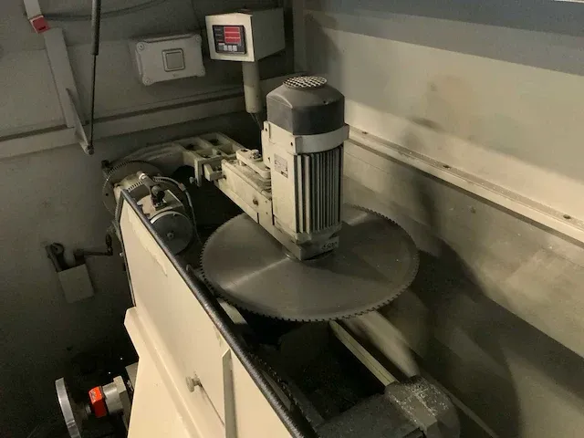 2000 elumatec aks 134 uithoekzaagmachine - afbeelding 5 van  9