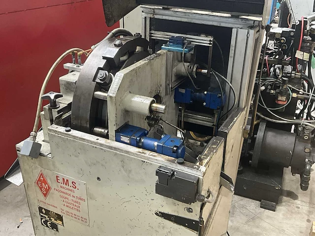 2000 e.m.s cmt buisvormmachine met buizenmagazijn - afbeelding 10 van  30