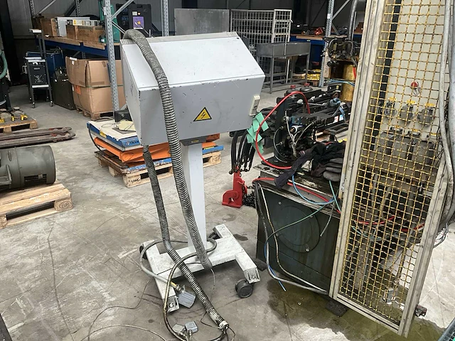 2000 e.m.s cmt buisvormmachine met buizenmagazijn - afbeelding 22 van  30