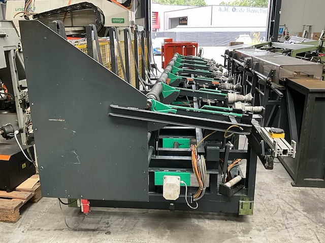 2000 e.m.s cmt buisvormmachine met buizenmagazijn - afbeelding 25 van  30