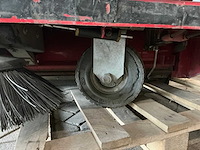 2000 eureka zelfrijdende veegmachine - afbeelding 13 van  22