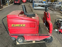 2000 eureka zelfrijdende veegmachine - afbeelding 20 van  22