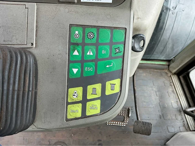 2000 fendt farmer 308 turbomatik vierwielaangedreven landbouwtractor - afbeelding 8 van  36