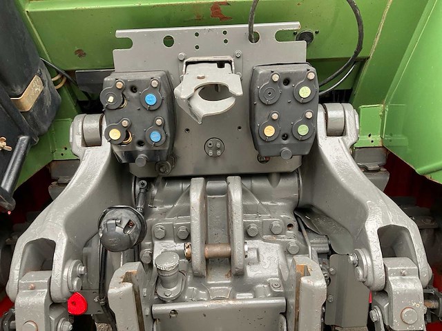 2000 fendt farmer 410 vario vierwielaangedreven landbouwtractor - afbeelding 18 van  43