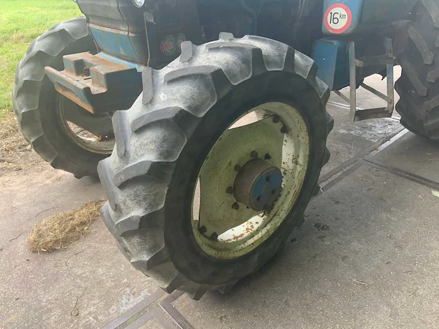 2000 ford 7710 vierwielaangedreven landbouwtractor - afbeelding 2 van  32