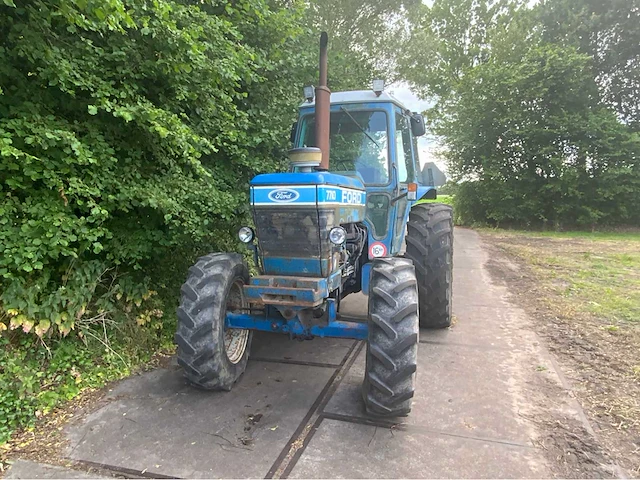 2000 ford 7710 vierwielaangedreven landbouwtractor - afbeelding 30 van  32